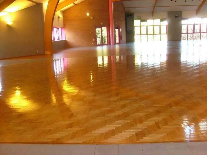 Vitrification de parquet par un professionnel Tarare